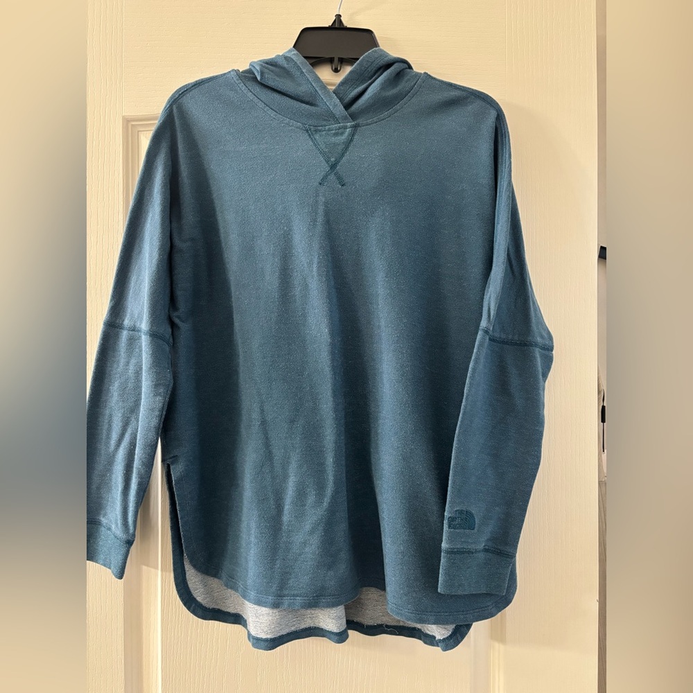 The North Face Blue Sweatshirt Casual Comfort